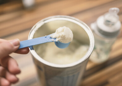 Bien préparer et conserver le lait infantile